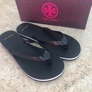 NWT Tory Burch Mini Minnie Flip Flops Perfect Navy Sz 7 womens
